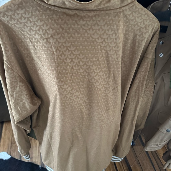 Adidas brand new tan color - Picture 2 of 3